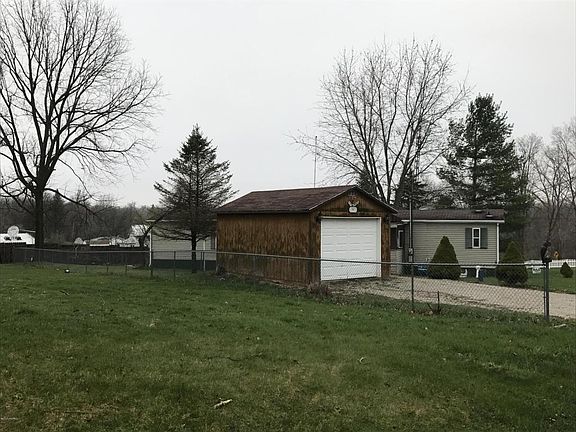 3rd image of 112 Stewart Ave