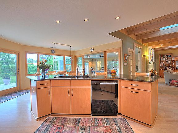 4th image of 3230 La Mancha Dr NW