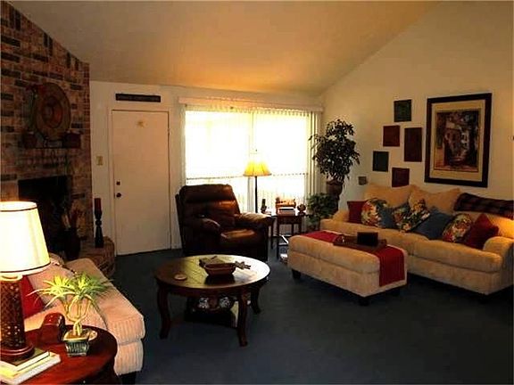 3rd image of 2806 Pickett Dr