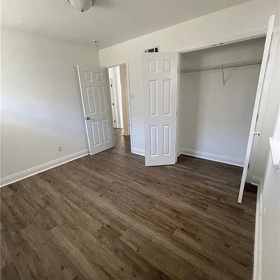 619 E William David Pkwy — Photo 13