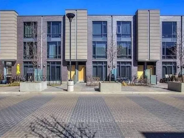 27 Valhalla Inn Rd #60, Toronto, ON M9B 0B3