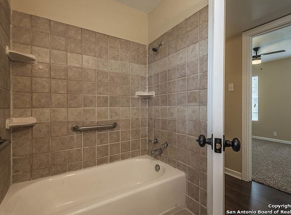 5th image of 202 Sublett Dr