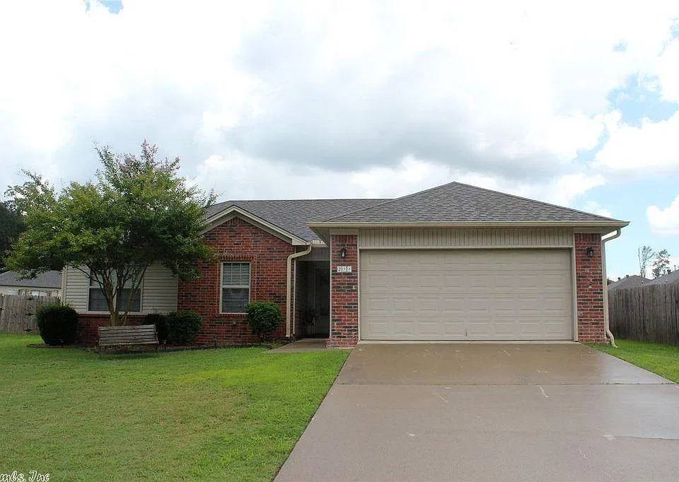 211 Plum Dr