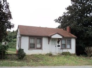 1041 Warren Pl, Lenoir, NC 28645