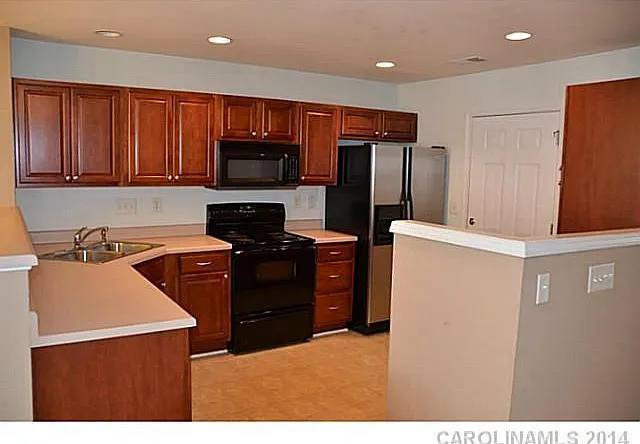 11307 Morgan Valley Ln — Photo 4