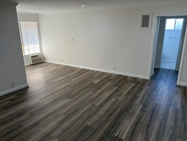 5336 Kester Ave — Photo 10