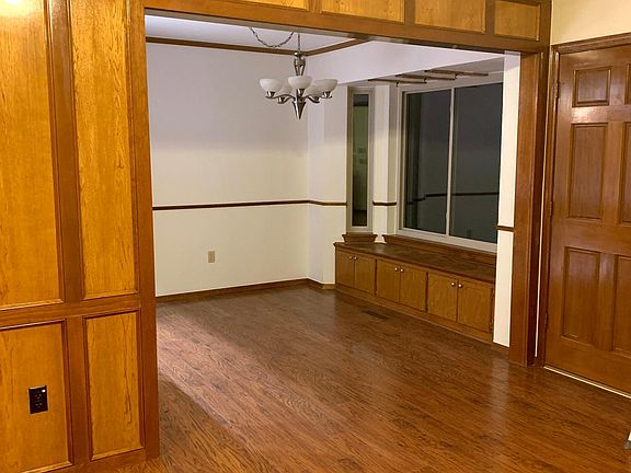 5th image of 18504 Scarlet Oak Ln
