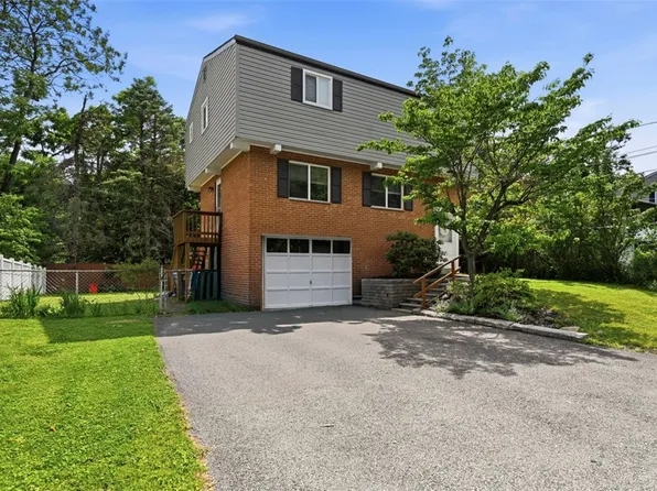 239 Golden Gate Dr, Verona, PA 15147