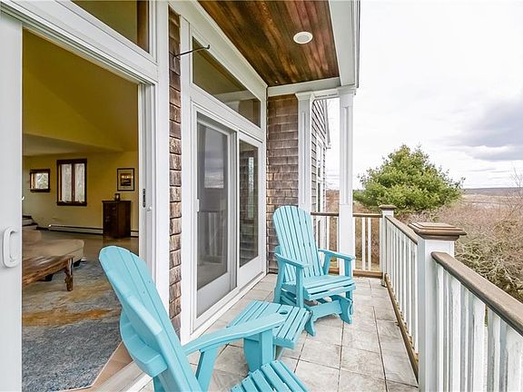 5th image of 815 Seapowet Ave