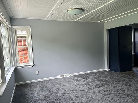 4th image of 102 Hutchinson Dr