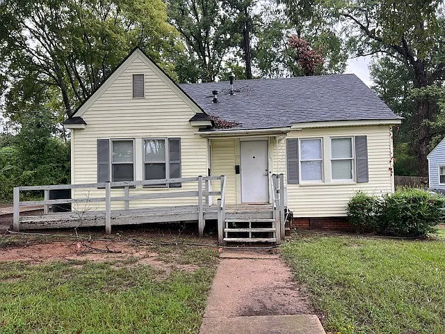 126 E Rutherford St — Photo 2