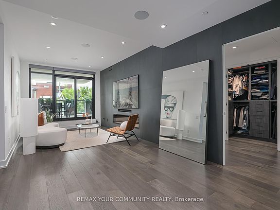 4th image of 280 Howland Ave #208