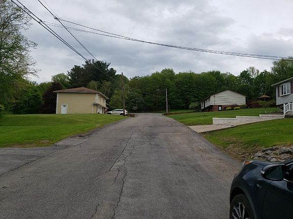 4th image of 2221 Pinnacle Dr