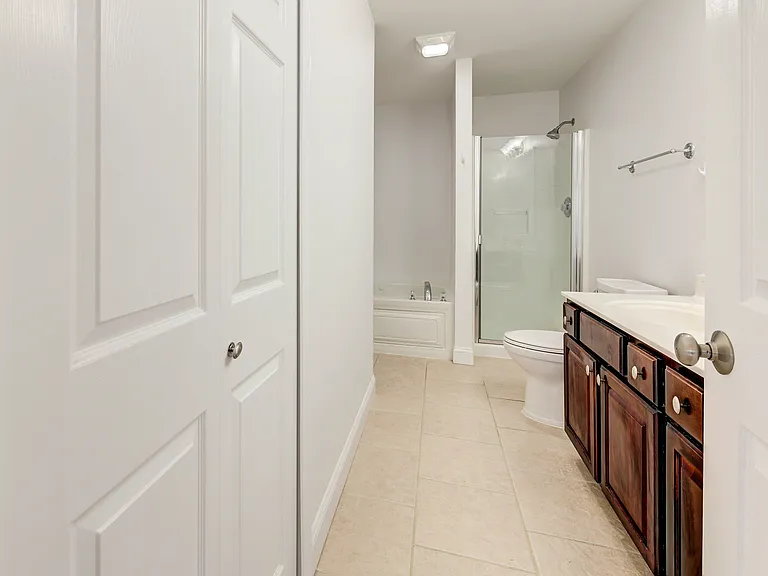 1033 Yale Ave — Photo 15