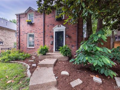 1076 N Jackson Ave, Saint Louis, MO, 63130