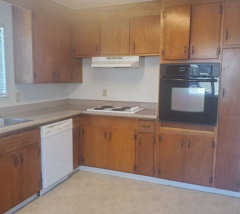 1st image of 3166 Moorpark Ave APT 4