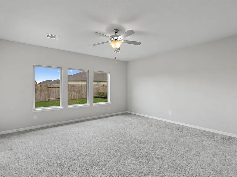 209 Golden Plains Pkwy — Photo 4