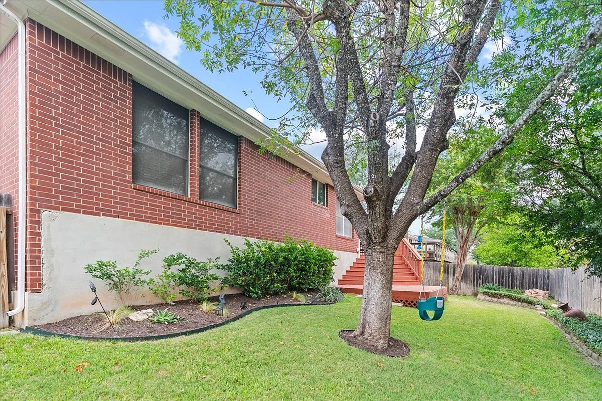 3 bed, 2223 sqft, $8,500 — Photo 4