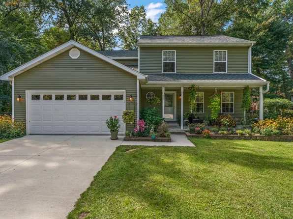 820 S 19th St, Chesterton, IN 46304