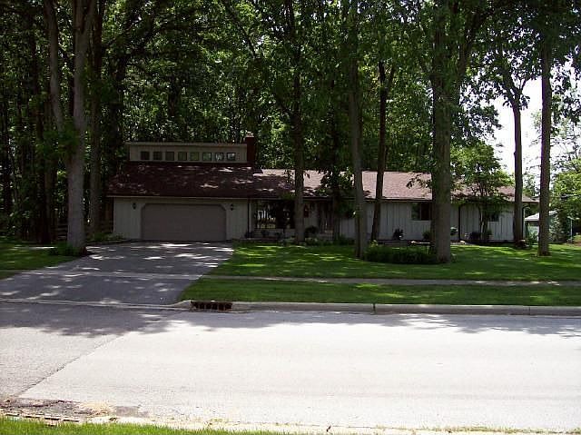 1st image of 812 Bitterbrush Ln