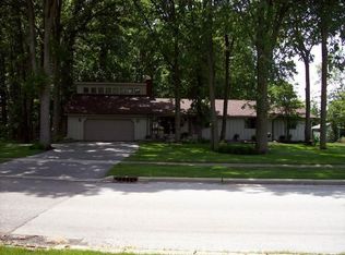 812 Bitterbrush Ln, Findlay, OH 45840