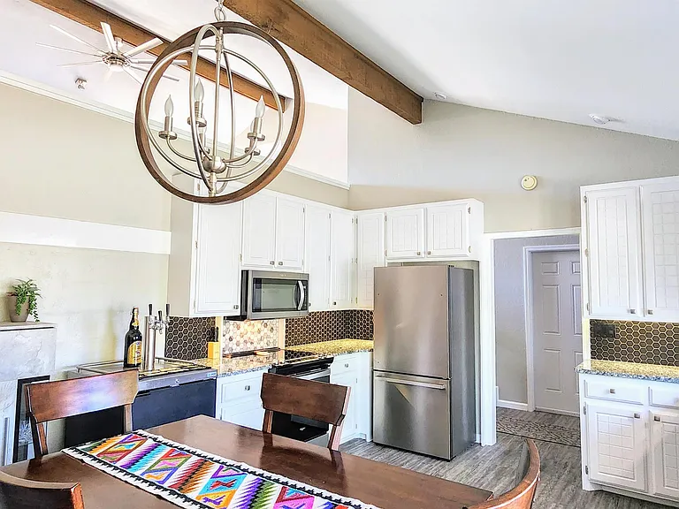 1813 Calico Ln — Photo 3