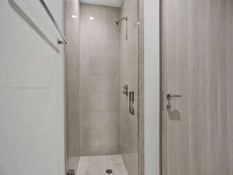 1000 Brickell Plz #Penthouse 5103 — Photo 20