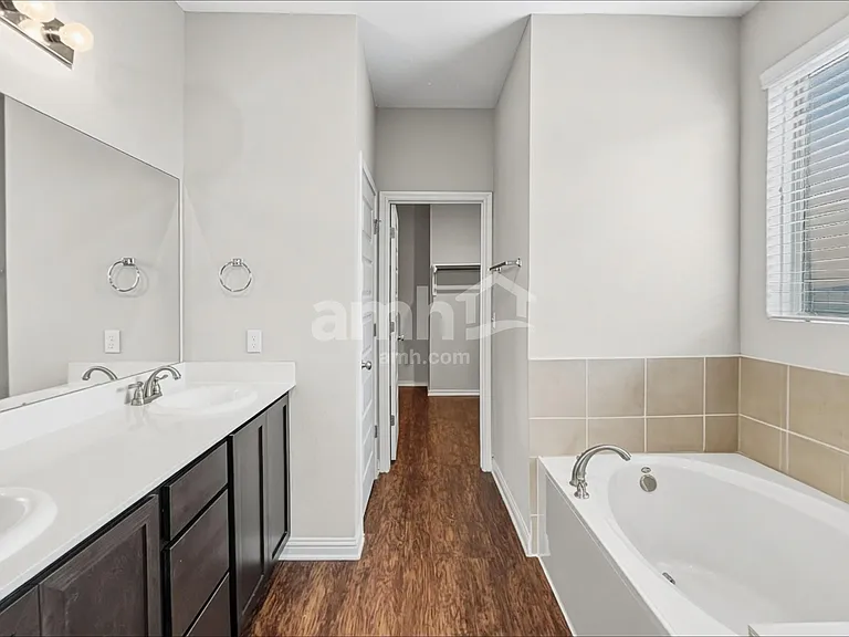 8010 Dampton Ln — Photo 12