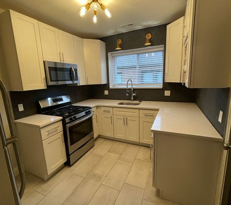 1st image of 7512 Cromwell Dr