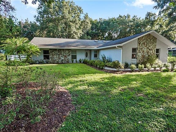 3rd image of 16039 Four Lakes Ln