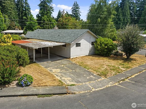4th image of 2130 Woodcrest Drive SE