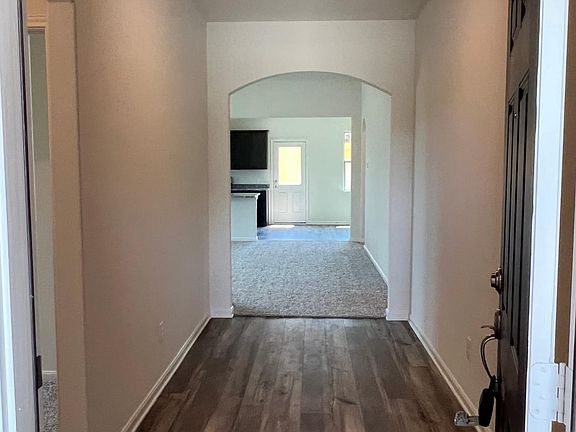 3rd image of 746 Saratoga Dr