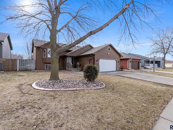 5th image of 4409 E 37th St