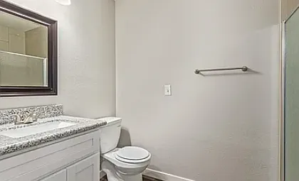 1146 E 2nd St #B — Photo 13