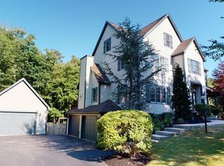 14 Winterberry Ln, Westport, MA 02790