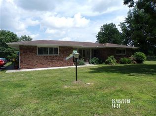 1020 N Hartford Ave, Bolivar, MO 65613