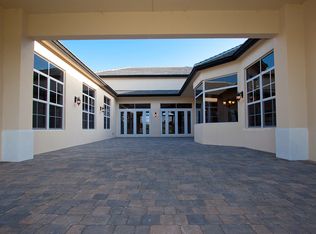 10451 N Camelot Cir, Davie, FL 33328