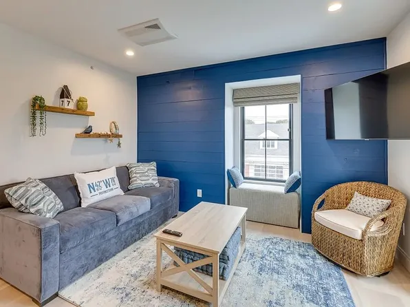 30 Shank Painter Rd #301, Provincetown, MA 02657