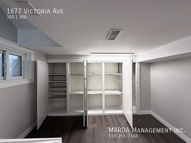 1677 Victoria Ave — Photo 61