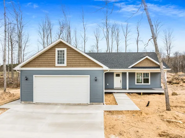 2195 Cottonwood Ave, Grawn, MI 49637
