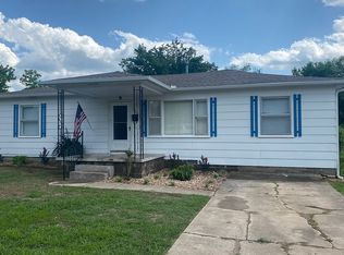 606 E Locust St, Tecumseh, OK 74873