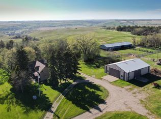 11405 28th St SE, Valley City, ND 58072