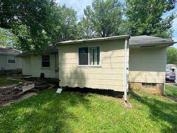 4th image of 1500 Golden Dr