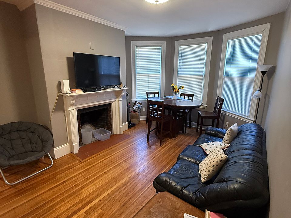 1st image of 29 Creighton St Floor 1
