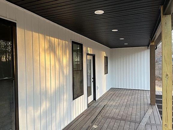 3rd image of 52 Timberway Dr