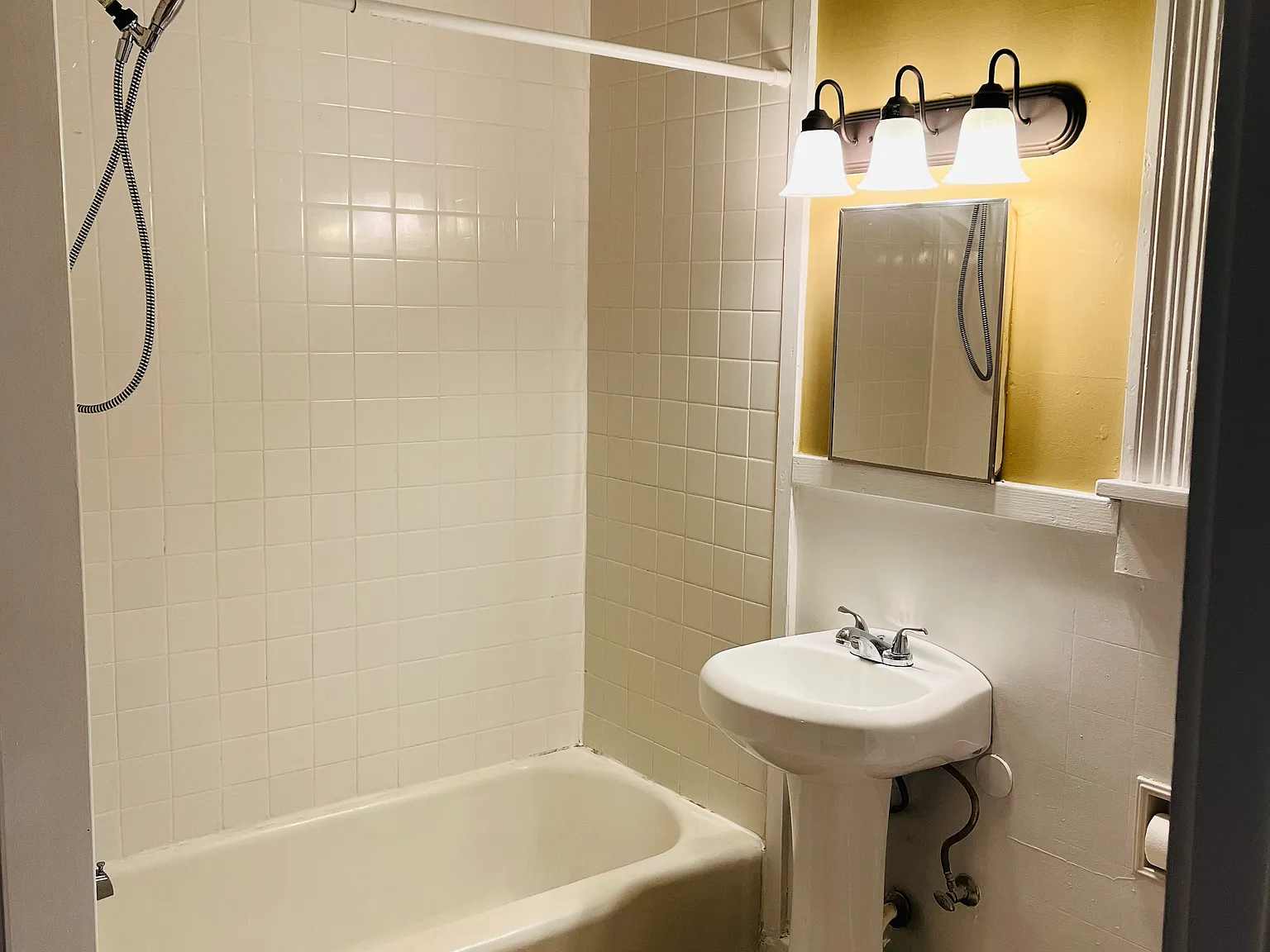 1 bed, 700 sqft, $675 — Photo 4