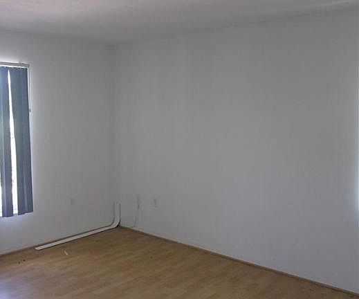 5th image of 625 Woodmont St
