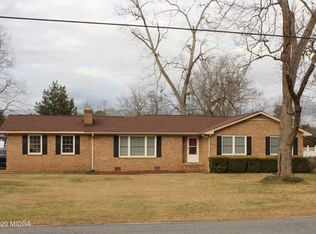 31 Pineview Dr, Forsyth, GA 31029