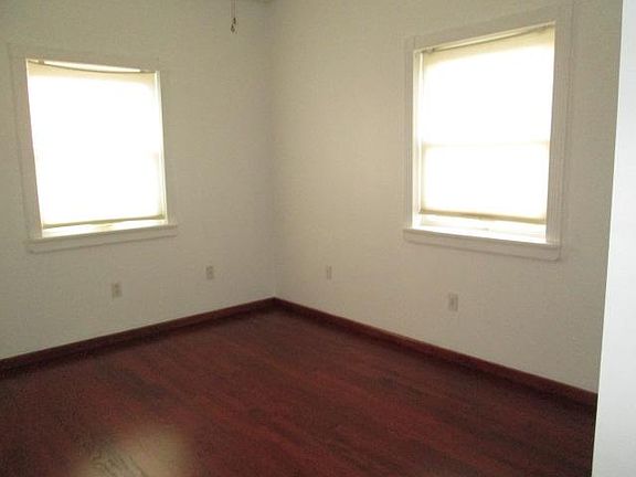 3rd image of 50 Stobe Ave