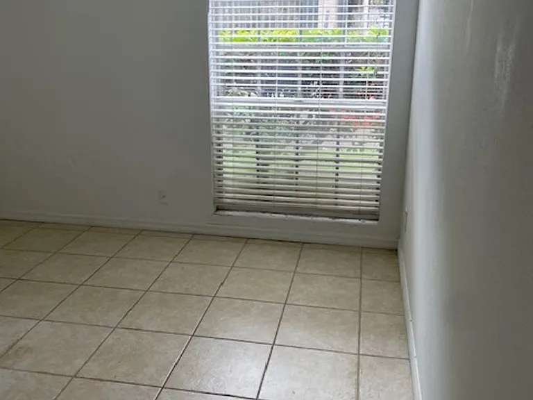 415 Wymore Rd #102 — Photo 20